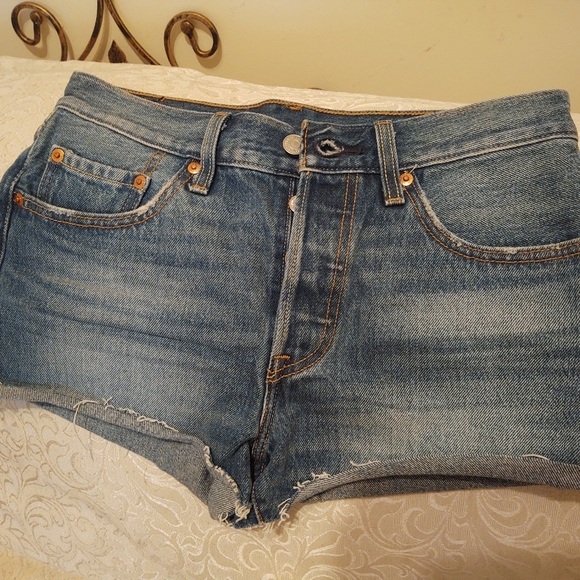 NWT Levi's 501 Denim Cut Off Shorts - Picture 6 of 8